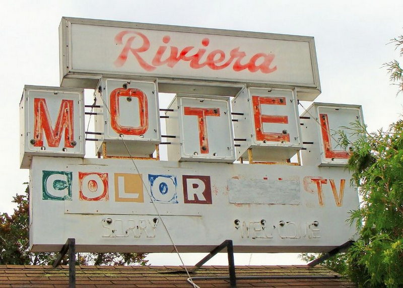 Riviera Motel - Photo Credit Alan C Of Marion (newer photo)